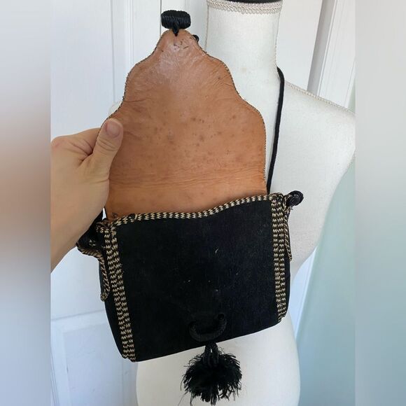 1980s Black and Gold Handbag - Picture 3 of 5